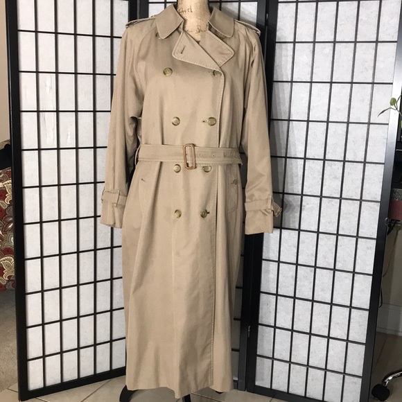 Burberry Classic Vintage Trench Coat